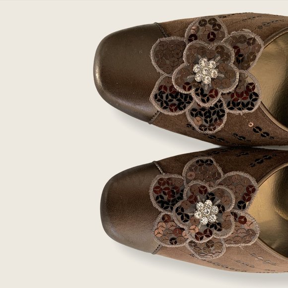 Niveole brown suede heels - US Women's Sz 8 - Picture 3 of 5